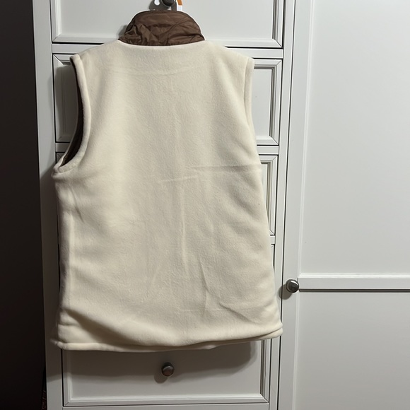 Reversible puffer vest - Picture 6 of 6